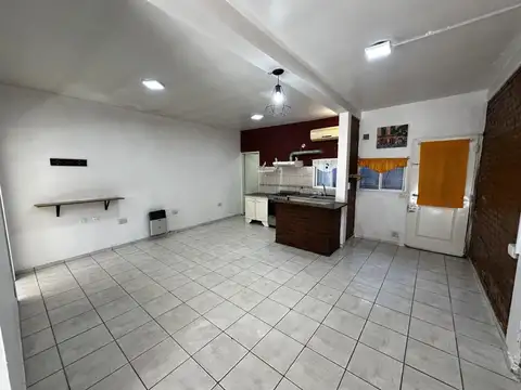 41 e/ 137 y 138   al 2100