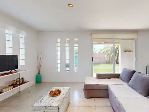 CASA EN VENTA GORINA 3 DORMITORIOS CON PARQUE