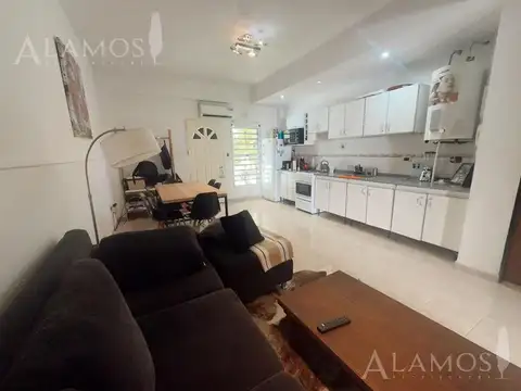 Depto Tipo Casa en Alquiler de 3 ambientes