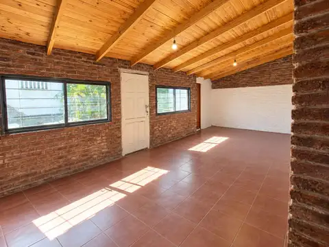 Casa en Venta en Temperley, USD 99.000