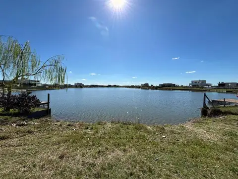 Terreno venta a la laguna Barrio San Sebastián Área 7