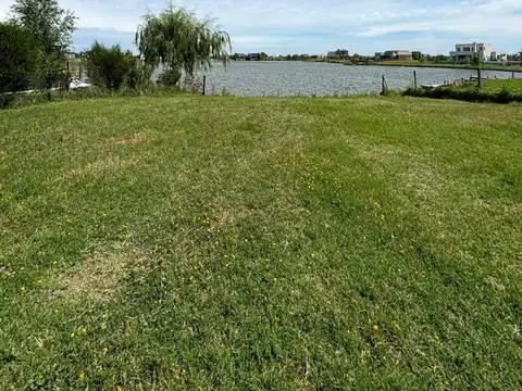 Terreno venta a la laguna Barrio San Sebastián Área 7