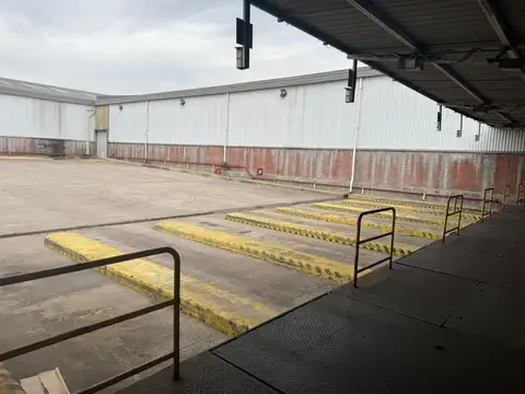 Depósito de 2610 m2 cubiertos en Alquiler - La Tablada