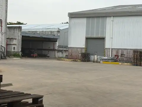 Depósito de 3849 m2 cubiertos en Alquiler - La Tablada