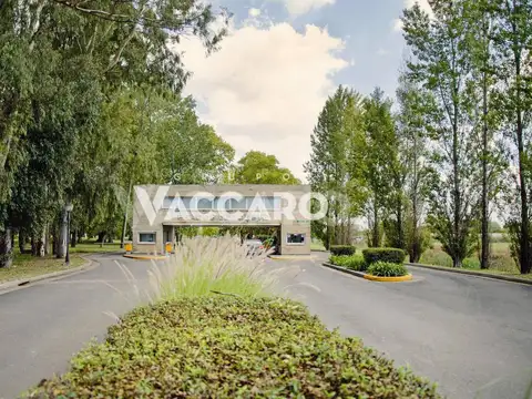 Terreno en Venta en Prados del Oeste, USD 70.000