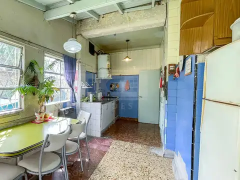 Casa en Venta con 3 cocheras