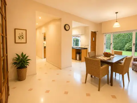 Casa 5 ambientes con 4 baños