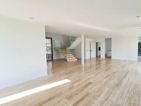 Casa 6 ambientes con 6 baños