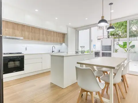 Casa 4 ambientes con 2 baños