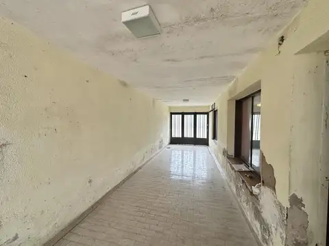 Casa en Venta de 2 dormitorios. Patio con parrilla. Cochera. Villa Carmencita, Zarate