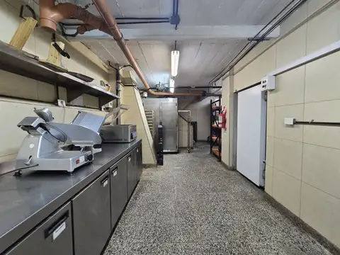Rivadavia 5893 5800, Piso 0