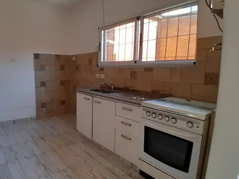 Lindo PH al medio con un dormitorio y patio