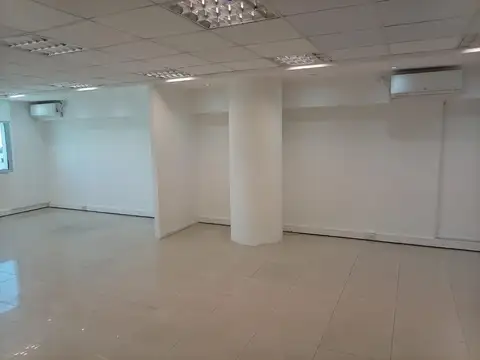 Zona Alto NOA Shopping Oficina amplia