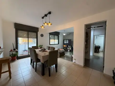 3 de Febrero 1500, Piso 4