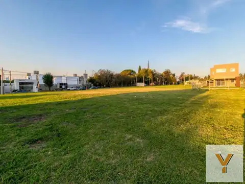 Terrenos en venta - 392mts2 - Altos de Lacroze, Manuel B. Gonnet, La Plata