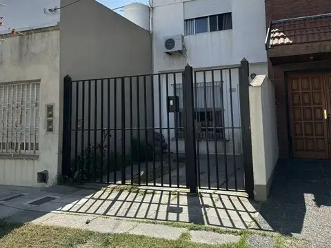 Depto Tipo Casa en Venta en El Palomar, USD 69.000
