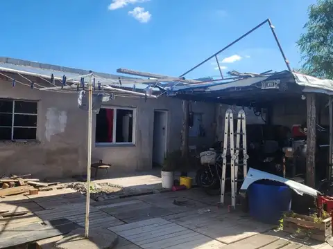 Casa 3 ambientes con 1 baño