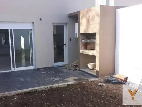 Dúplex en venta - 2 Dormitorios 2 Baños 1 Cochera - 70 mts2 - Tolosa