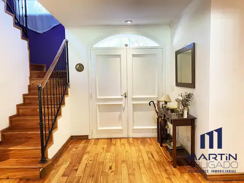 Casa en Venta con 6 cocheras