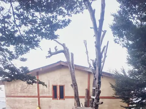 VENTA DE TERRENO CON MEJORA HABITABLE B° LA CUMBRE