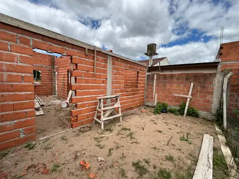 Casa 3 ambientes con 1 baño