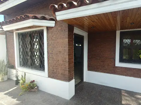 Casa en Venta en Barrio Uno, USD 105.000