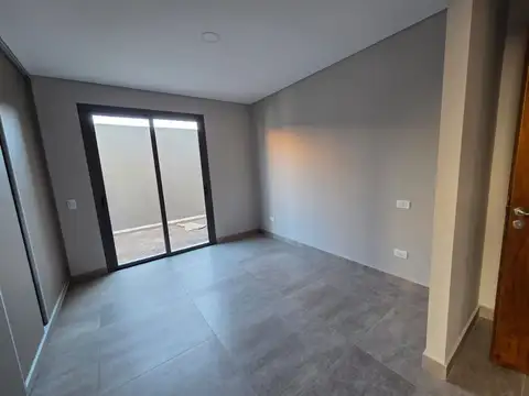 VENDE CASA BARRIO LAS ACACIAS