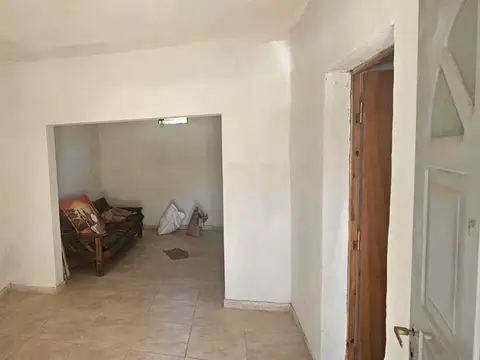 Casa 3 ambientes con 1 baño