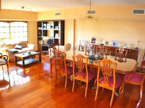 Departamento en Venta con 2 cocheras