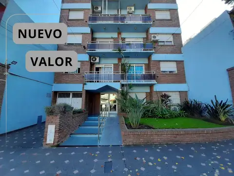 Departamento 3 ambientes con balcón y garaje apto crédito  Venta -  Moron