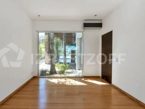 Casa en venta/alquiler en Santa Bárbara de 4/5 dormitorios en suite con costa a la laguna