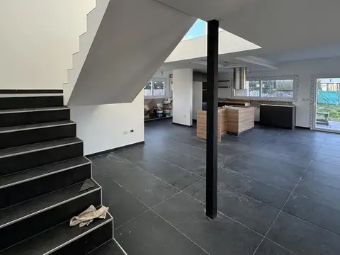 Casa 4 ambientes con 4 baños