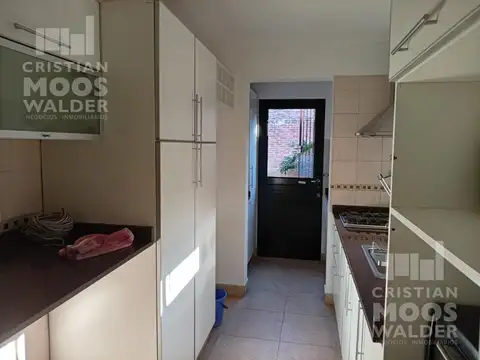 Casa en Alquiler con 1 cochera