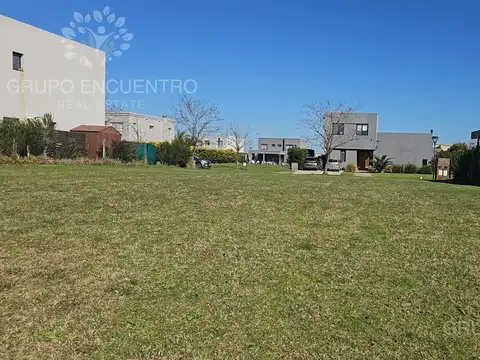 Lote Con Espejo de Agua. Barrio Puerto. El Cantón. Escobar