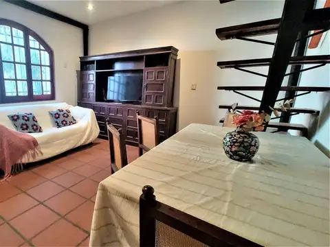 Depto Tipo Casa en Venta 40 años