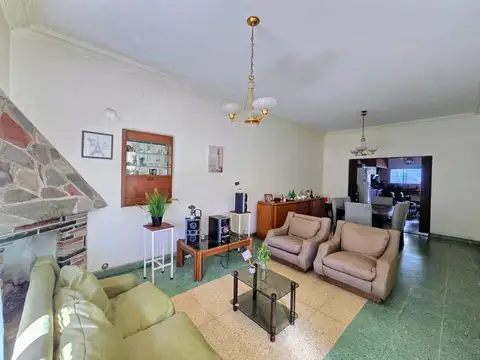 Casa en Venta en Villa Sarmiento, USD 157.000