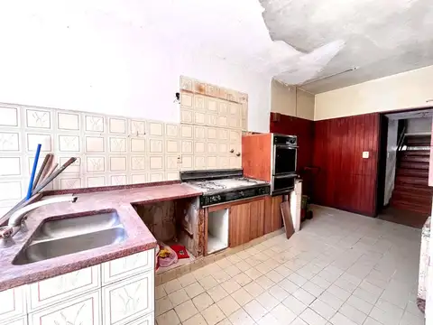 Casa 4 ambientes con 2 baños