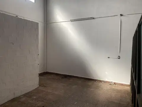 Galpon en Alquiler 25  mts Fondo