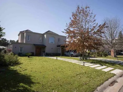 Casa en Alquiler de 3 dormitorios