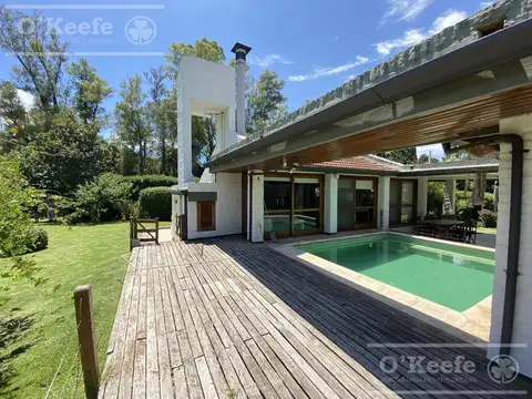 Casa en venta Country Club El Pato. Apta Credito !