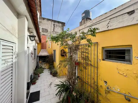 Depto Tipo Casa 6 ambientes con 2 baños