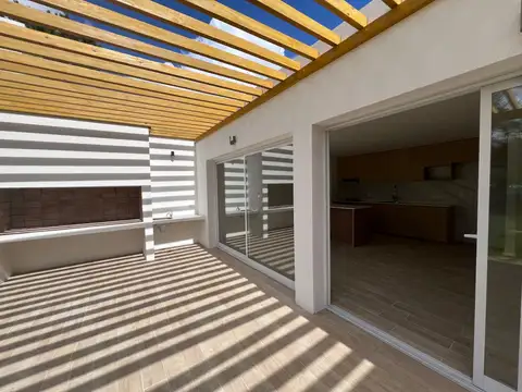 Casa en venta c/ cochera en Barrio Córdoba