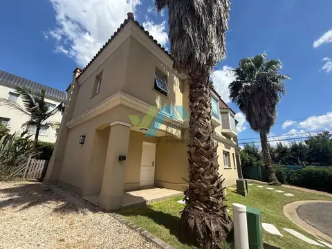 Casa Dúplex  en Alquiler en Boulevard del Sol, Pilar, G.B.A. Zona Norte
