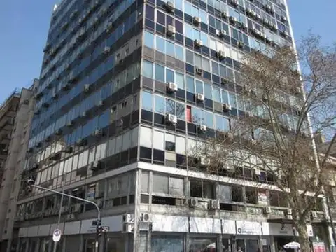 Avenida Hipólito Yrigoyen 1600