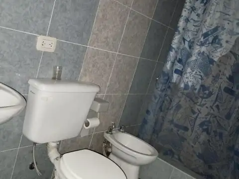 Casa en Alquiler con 2 cocheras