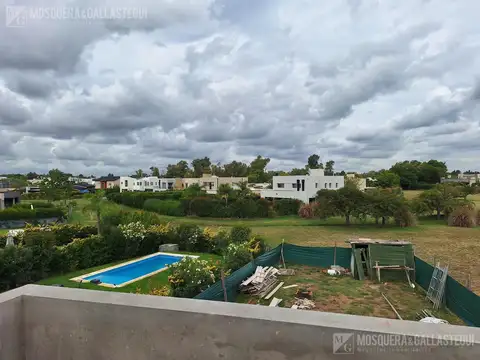 SANTA ELENA Casa de dos plantas