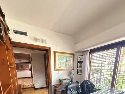 Casa en Alquiler con 4 cocheras