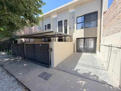 Casa en Alquiler Granadero Baigorria.