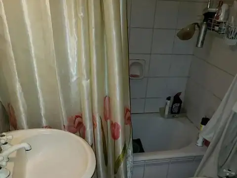SEMIPISO DE  4 AMB. AL FRENTE ACTUALMENTE RENTADO - MUY BUEN