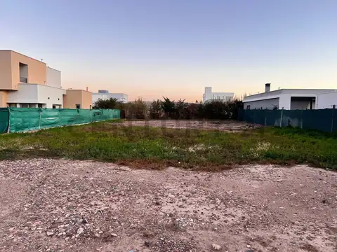 Azcuenaga , Piso 0